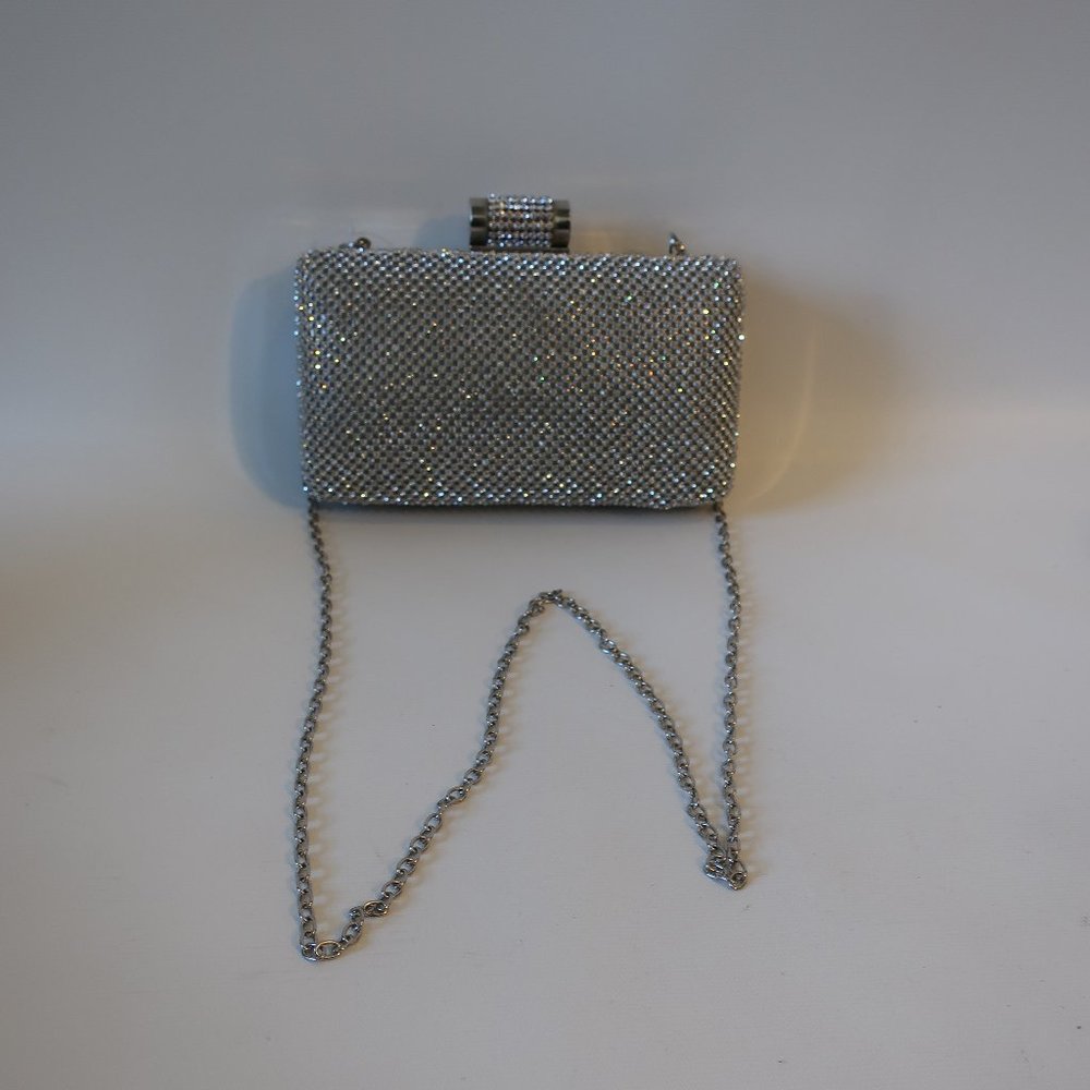 NWT Womens City One Silver Bedazzled Chain Strap Elegant Clutch *